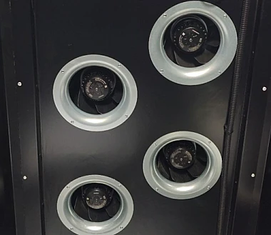 Четыре центробежных вентилятора